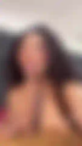 Sucia y desordenada.