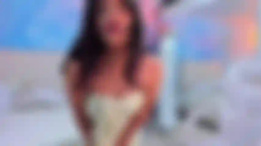 El repartidor de mi barrio trae una pizza pero lo obligo a llevarme.