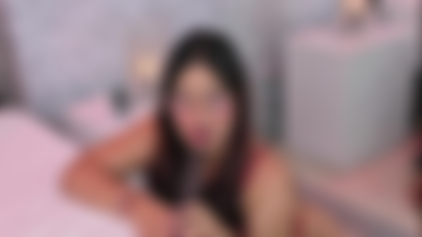 Mi boca se pone de puta... Y lo disfruto con esta polla negra.