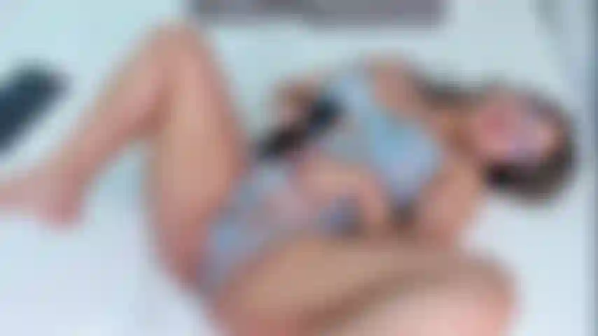 Masturbate and have a delicious orgasm with me