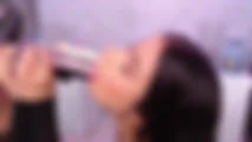 Me imagino que te estoy chupando la polla y te corres en mi boca.