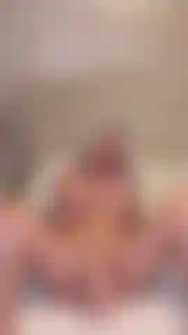 Follando con consolador.