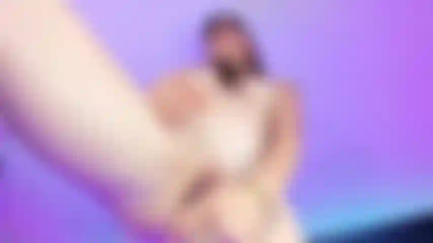 Consolador de cristal mágico dentro de mi coño mágico mojado.