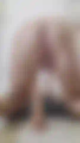 ¡Acción traviesa de dp✨ mi plug rosa en el culo, y mi dildo favorito estirando mi apretada coña en pov!