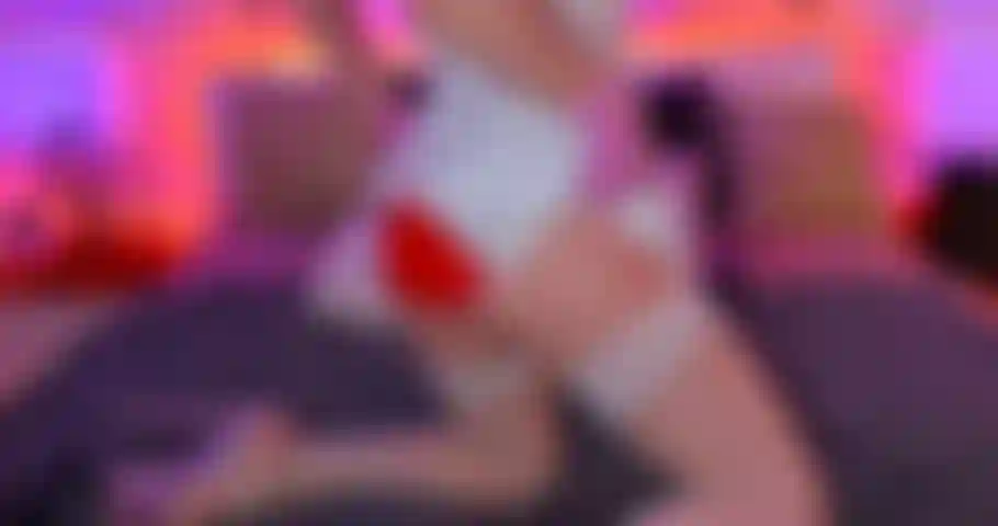 Enfermera traviesa con tacones y un gran consolador grabado show.
