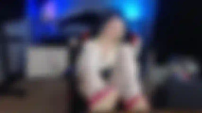 Footsie en un juego de rol en un restaurante.