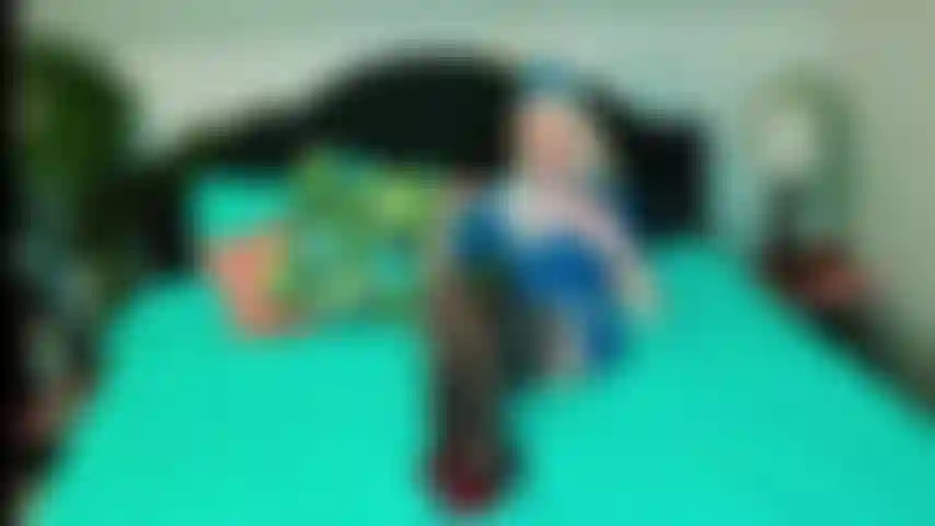 La azafata chupa y viaja con cuenta regresiva.