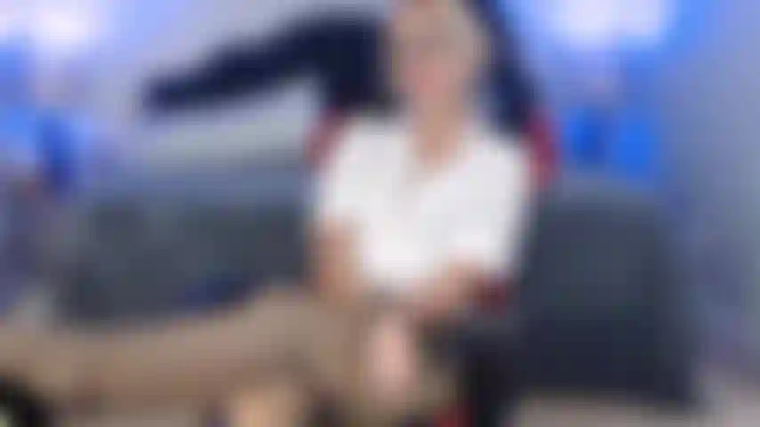 Secretaria zorra! A alexa le encanta bromear contigo y contarte lo zorra que ha sido en la oficina, se masturba frente a ti y te deja masturbarte con su forma de zorra.