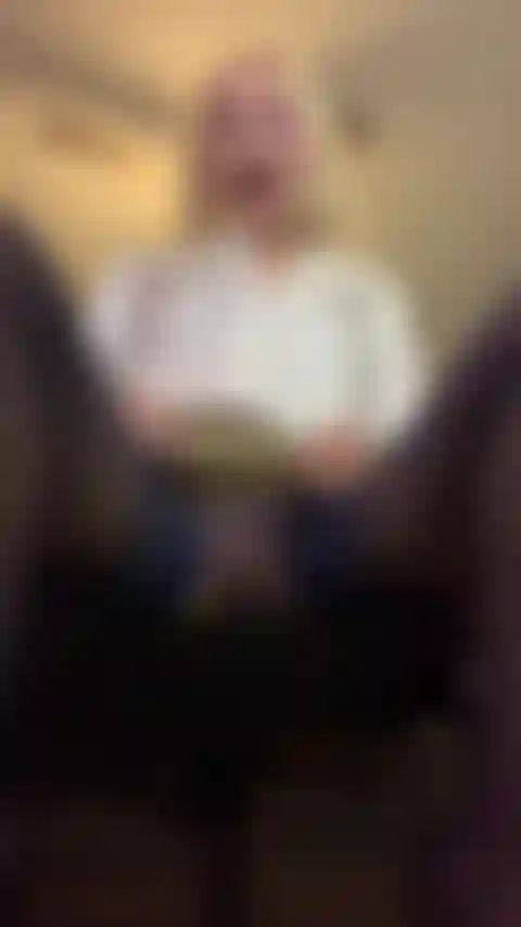 Secretaria upskirt, te pillan espiando.