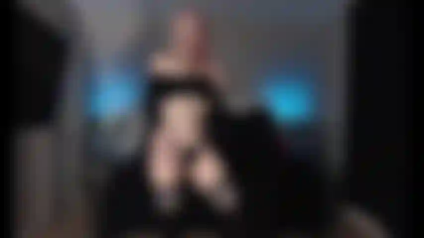 Juego de coño con calcetines por encima de la rodilla.