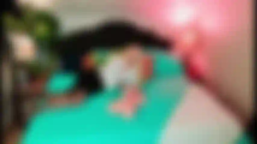 Primera vez que uso la polla de mi torso.