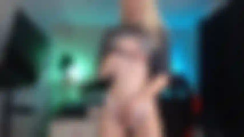 Abdominales flexionados, cintura diminuta, aspiradora estomacal.