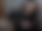 Alexa viste un sexy catsuit negro de pvc con la entrepierna abierta y se corre muy fuerte usando sus dedos, su juguete de vidrio y su varita mágica en este video personalizado hecho originalmente para "justin".