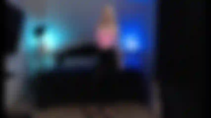 Joi con corsé rosa (por nick).