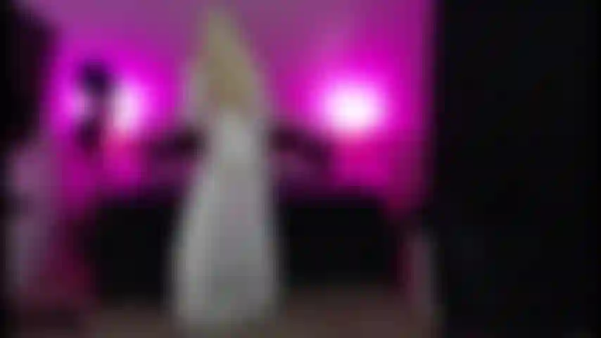 Ghost se folla al juego de roles del nuevo propietario.