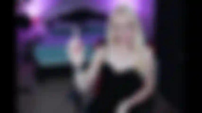 ¡Eres mi mejor mariquita! Follar con arnés y hablar sucio.