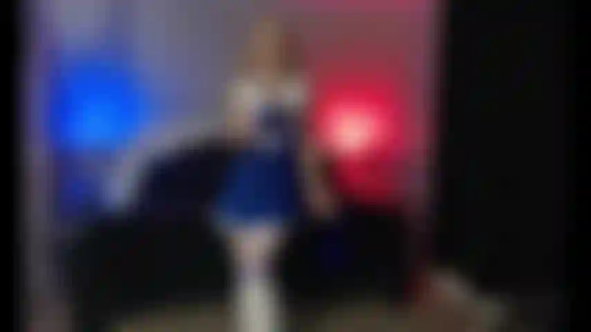 La hermanastra animadora cachonda tuvo un gangbang con el equipo de fútbol y ahora quiere follarte.