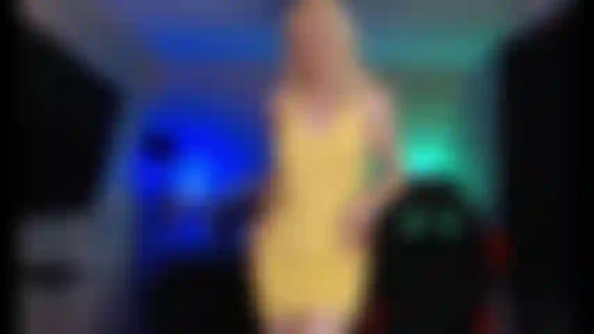 Teaser rompehogares del vecino de al lado.