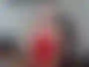 Pinzas en los pezones y vestido corsé de pvc rojo!