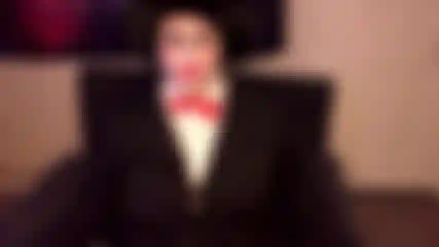 Sexy jigsaw quiere bordearte.