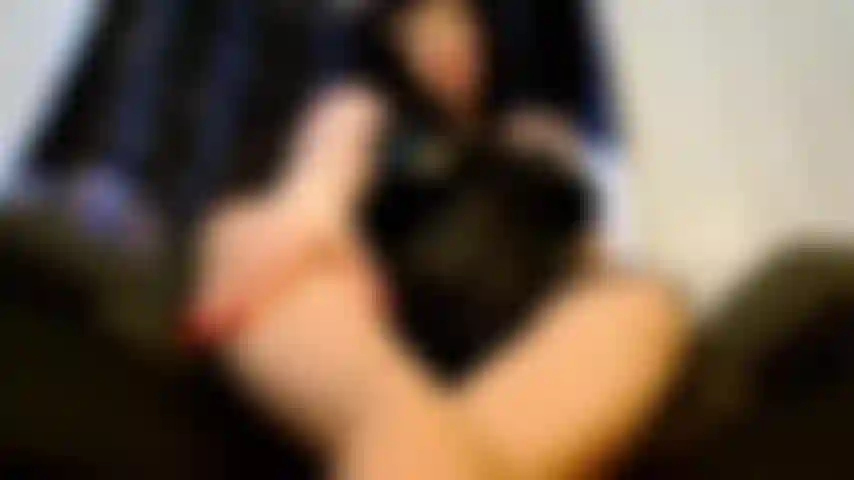 Pies sudorosos para fanática de los pies.