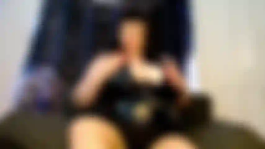Rendida a la diosa.