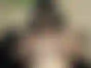 Conozco tu debilidad. Tu debilidad son mis enormes tetas hinchables. Te encanta mirarlos, verlos rebotar arriba y abajo. Es tan adictivo mirarlos. Tan adictiva para acariciarlas.