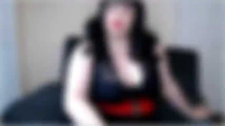 Tu esposa te ha dejado con miss deviant mientras ella anda follando a su amor. Y la señorita desviada está a punto de curarte de tu fetiche de masturbación de bragas!