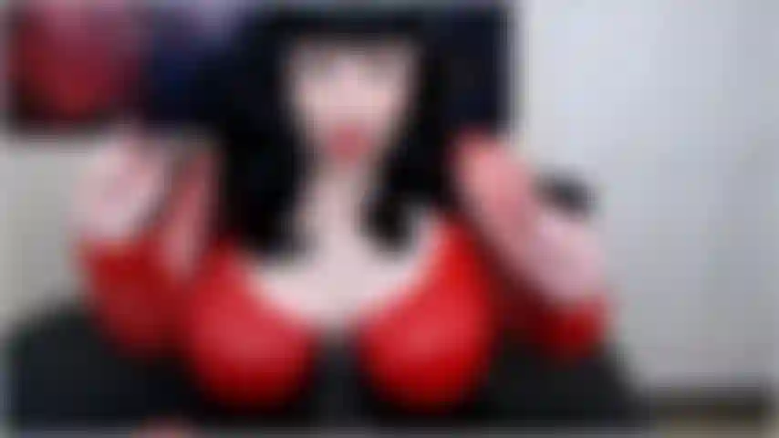 La tarea de perfilado en caliente de la señorita desviada.