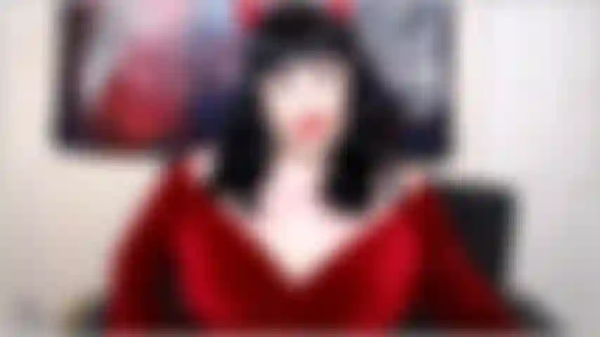 Puede que sea noviembre, pero la señorita desviada aún no está lista para desbloquearte y sacarte del encierro. En cambio, ella te va a permitir follar algo.