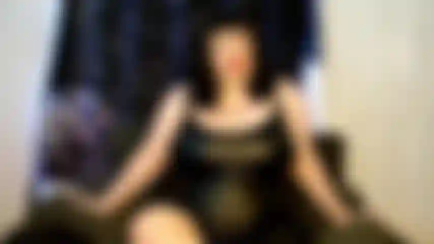 Cruel trato de mamada.