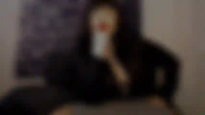 Pule la manzana por amante.