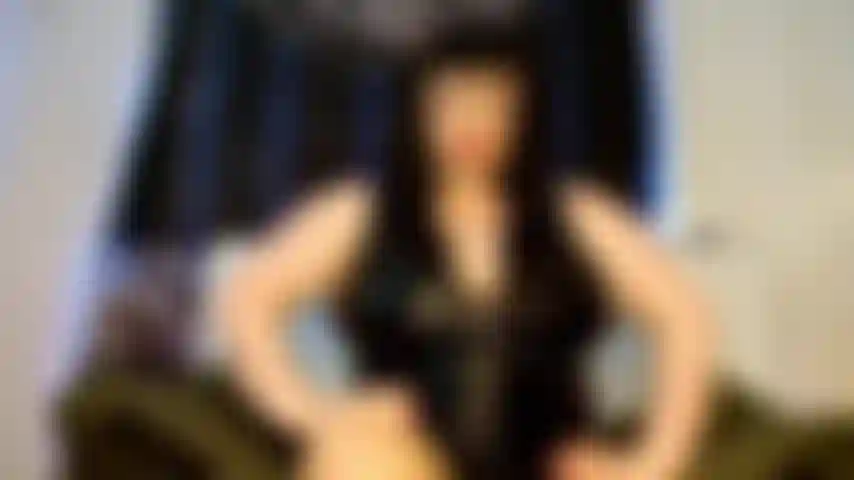 Tareas para una puta exhibicionista.