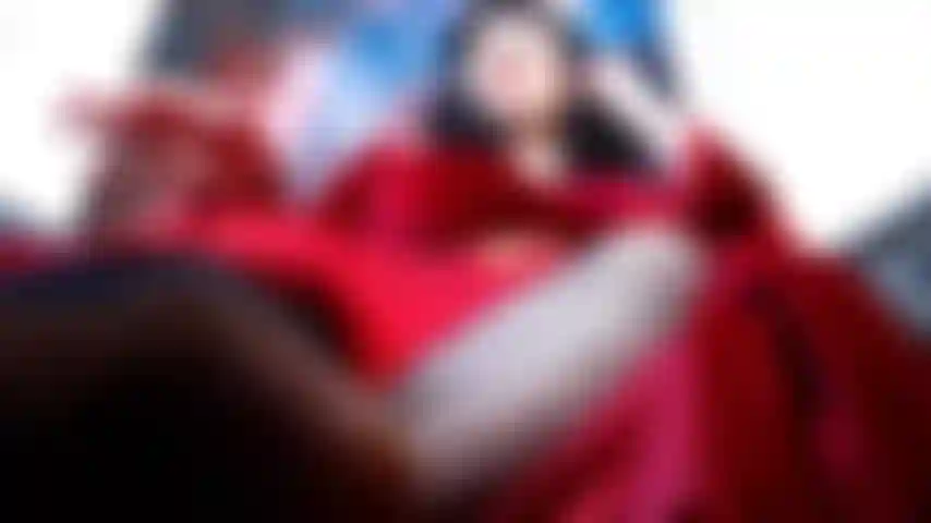 Degradante cogida de pies.