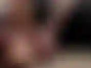 Tus bolas me pertenecen. Son mías. Puedo hacer lo que quiera con ellos. Puedo controlarte simplemente controlando tus bolas. Necesitas un recordatorio de lo que puedo hacer con ellos... Un doloroso recordatorio.