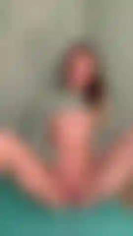 ¡¡Caliente y húmedo coño frotándose después de una sesión de yoga!!