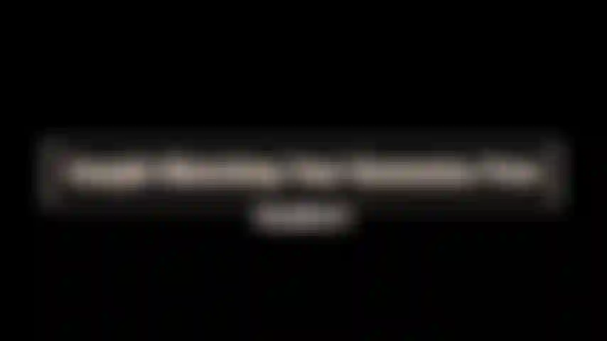 Tu compañero de cuarto llega temprano a casa del trabajo y te encuentra masturbándote con uno de sus videos porno y decide dejarte probar lo real.