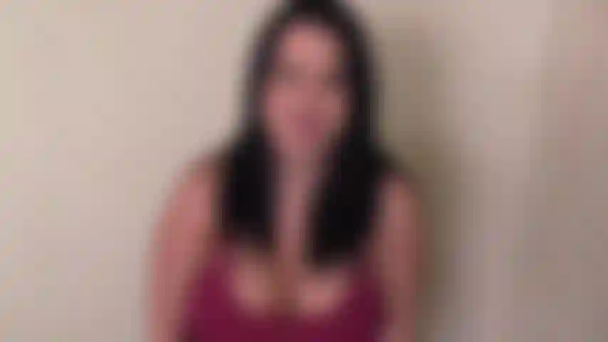 Sabes que harías cualquier cosa por tocar estas tetas perfectas, incluso si eso significa comer tu propio semen para mí. No quieres resistirte así que debes obedecer como un buen chico.