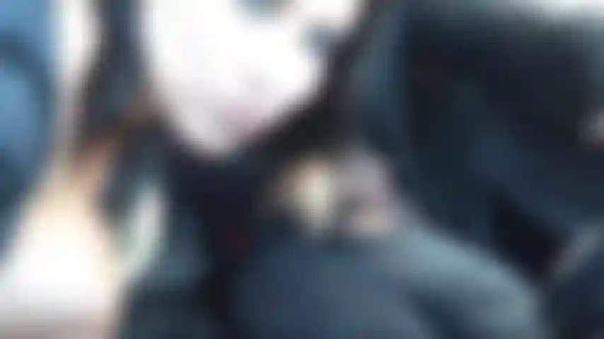 Uno de mis videos de chico y chica más sexys! Me emociono tanto mientras conduce que tengo que sacarle la polla y empezar a chuparla dándole una cabeza sexy!