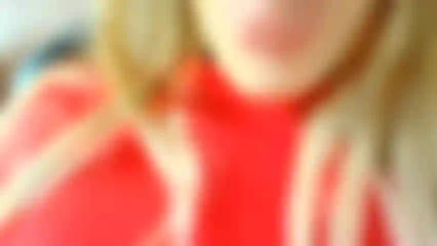 Masturbación privada desnuda, piercings, coño, tetas, culo.