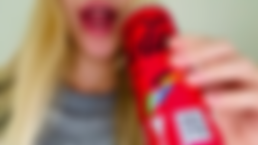 Eructar con soda (eructar) sin desnudez.