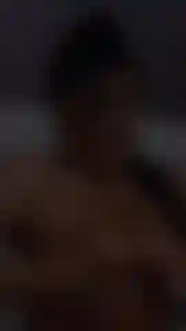 Consiénteme con caricias delicadas y sabrosas.