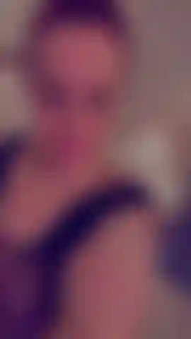 Sacudiendo ese culo desde arriba!!