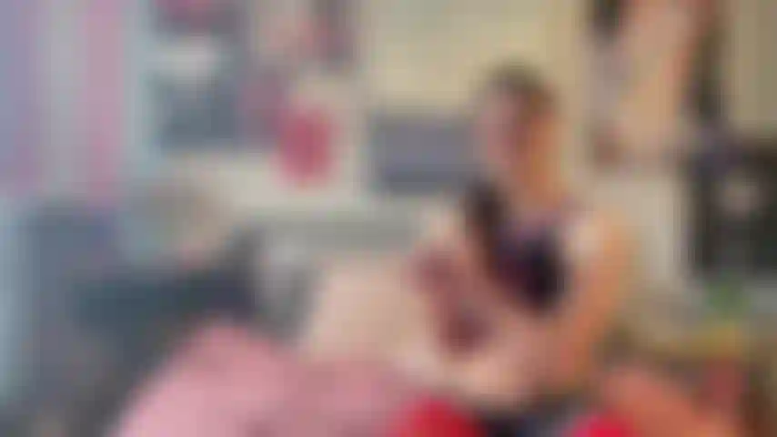 Tu novia te da joi/cei muy detallado.