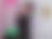 Cuanto más gano, más pequeña me queda la ropa. ¿Encajará algo en este enorme cuerpo mío?