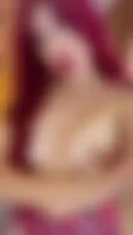 Ven a chuparme las tetas.