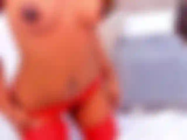 ¿Te gustaría meter tu polla cuando abro mi coño?