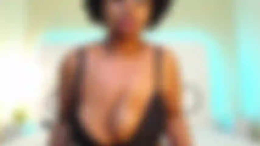 Tetas y chupo pollas.