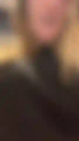 Escondida de tu novia, desesperada por ver mis abultadas tetas?