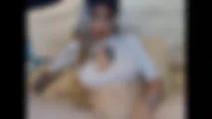 Jami se excita sola.